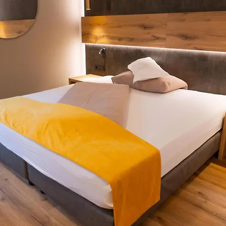 Hotel Garni Christin 3*