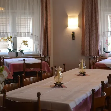 Hotel Garni Christin 3*